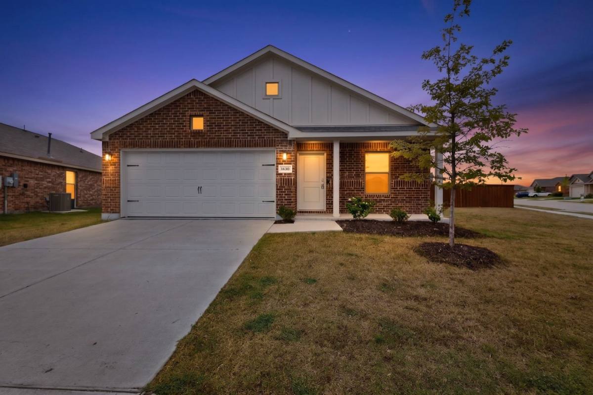 House for rent at 1430 Everett Gardens Way, Forney, TX 75126