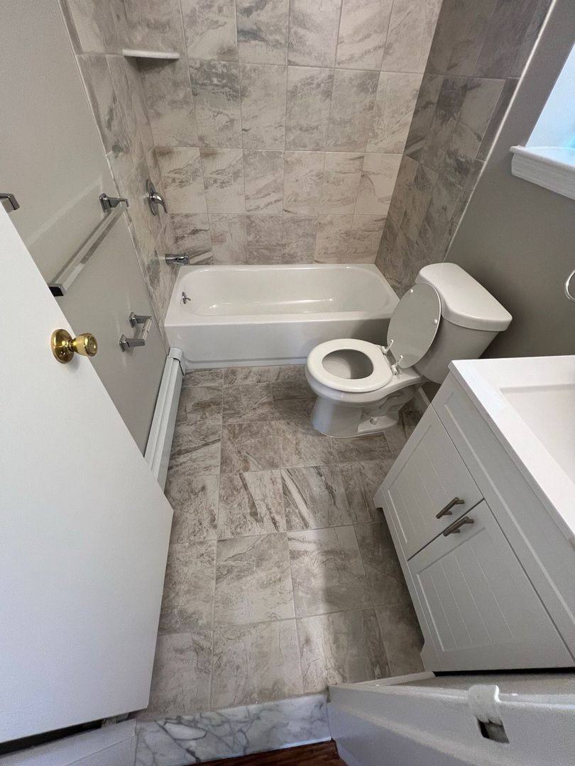 Apartment for rent at 303 Plainfield Ave, Edison, NJ 08817