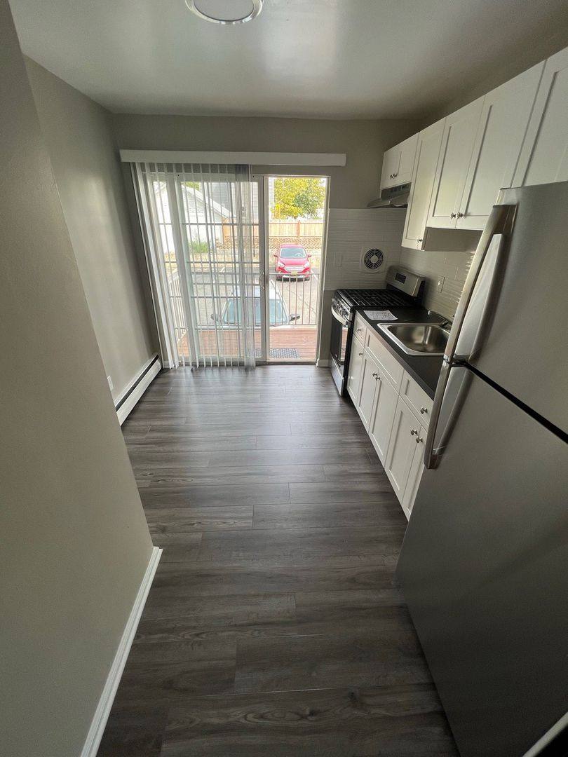 Apartment for rent at 303 Plainfield Ave, Edison, NJ 08817