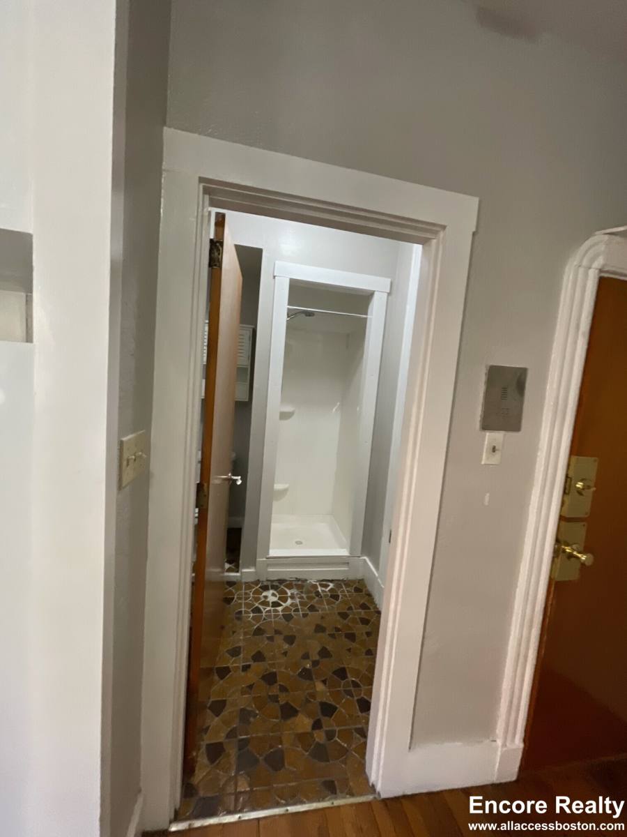 Apartment for rent at 41 Anderson St #2-1, Boston, MA 02113