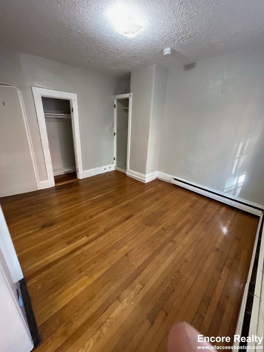 Apartment for rent at 41 Anderson St #2-1, Boston, MA 02113