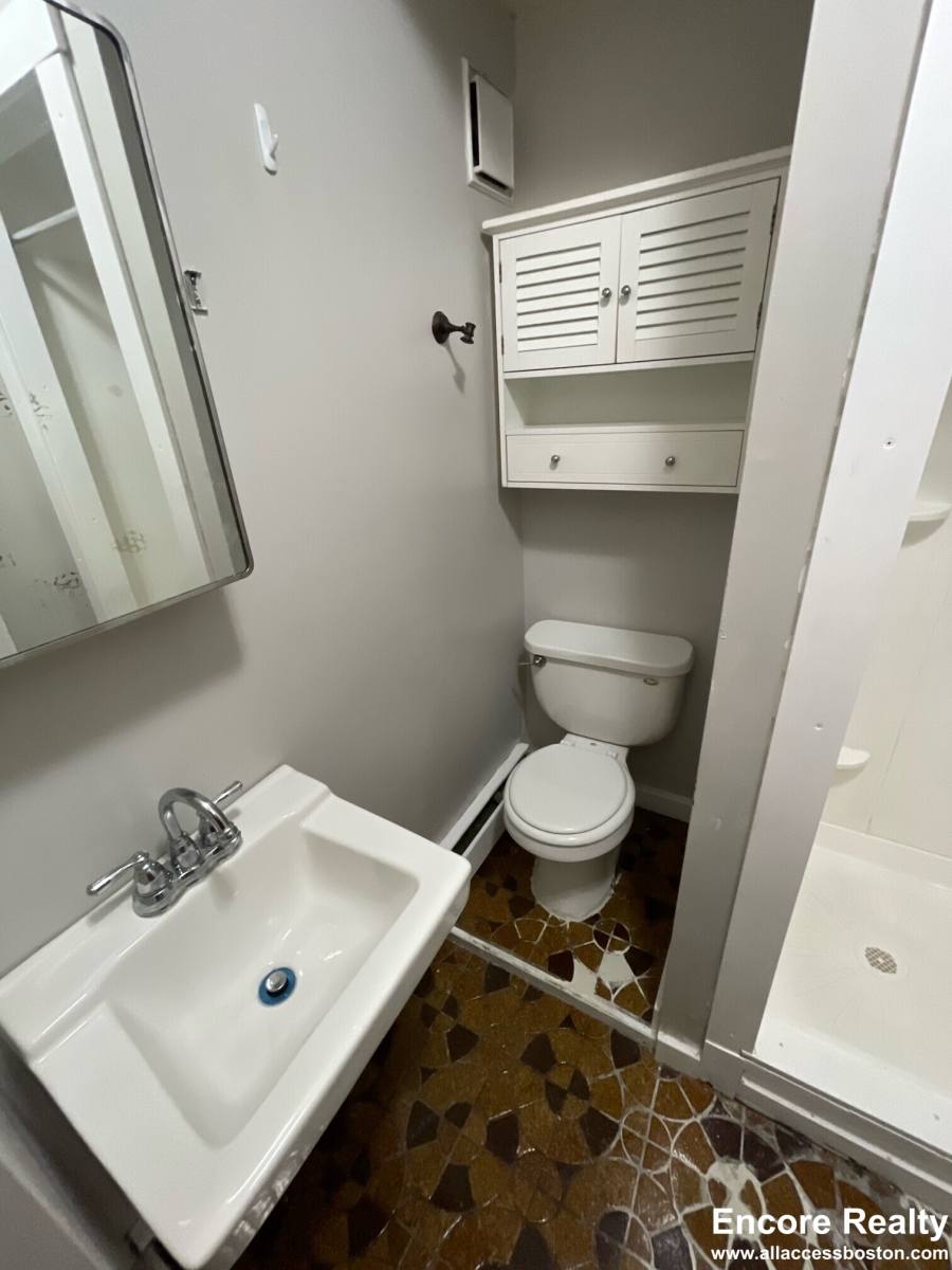 Apartment for rent at 41 Anderson St #2-1, Boston, MA 02113