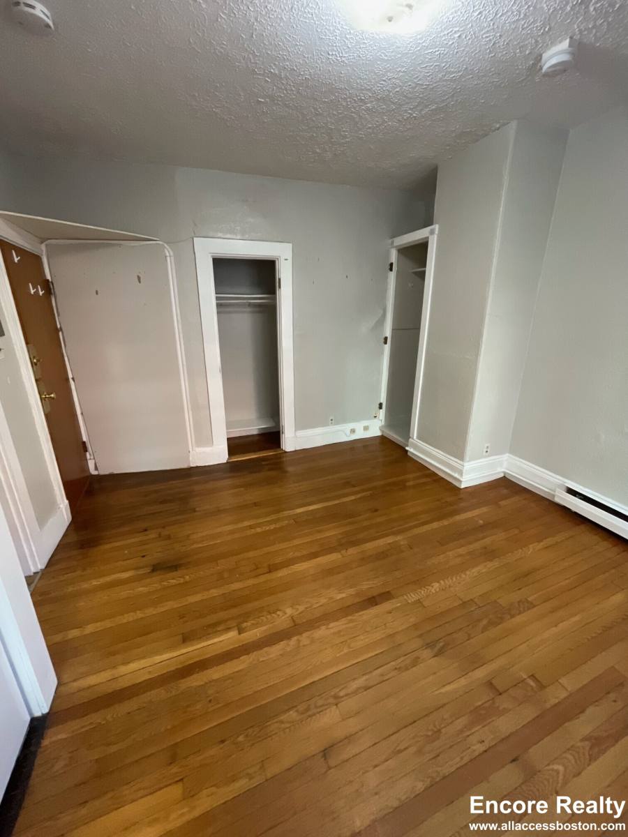 Apartment for rent at 41 Anderson St #2-1, Boston, MA 02113