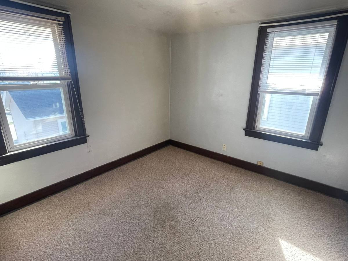 Apartment for rent at 306 Dawes, Oshkosh, WI 54901