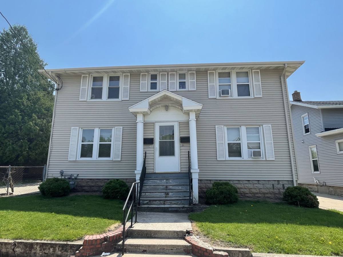 Apartment for rent at 306 Dawes, Oshkosh, WI 54901