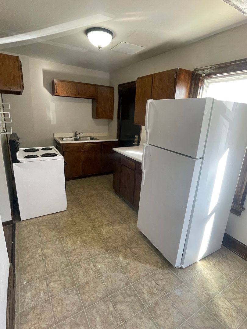 Apartment for rent at 306 Dawes, Oshkosh, WI 54901
