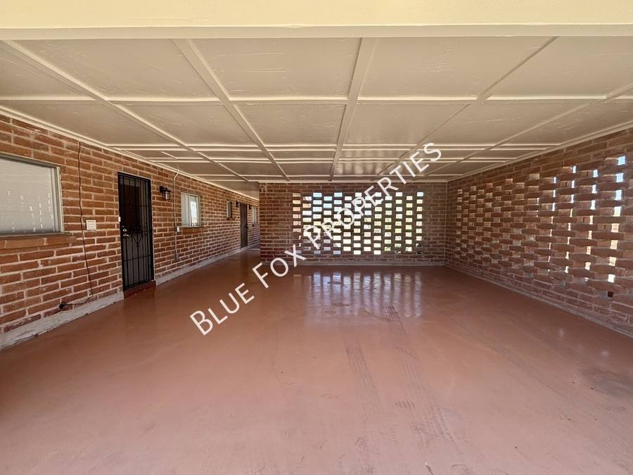 House for rent at 900 E Via Lucitas, Tucson, AZ 85718