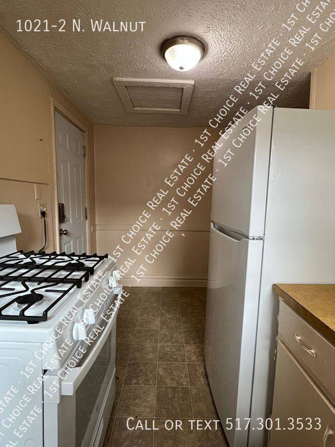 Apartment for rent at 1021-2 N Walnut, Lansing, MI 48906