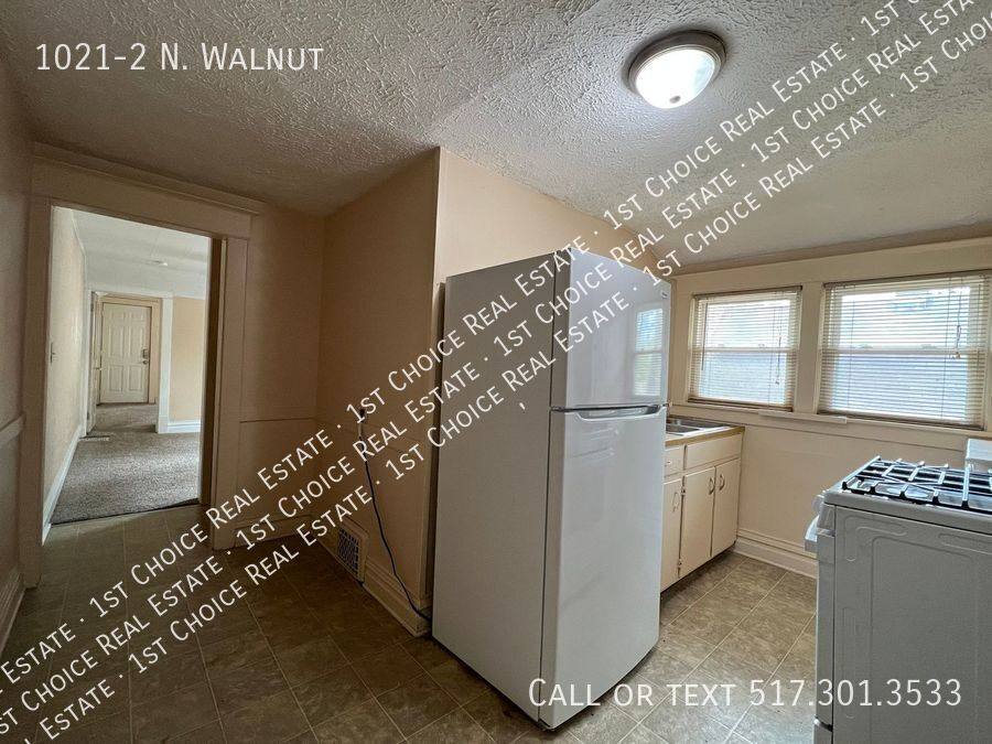Apartment for rent at 1021-2 N Walnut, Lansing, MI 48906