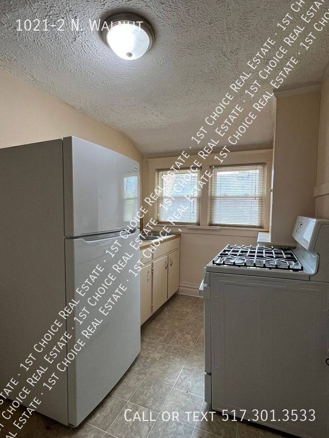 Apartment for rent at 1021-2 N Walnut, Lansing, MI 48906