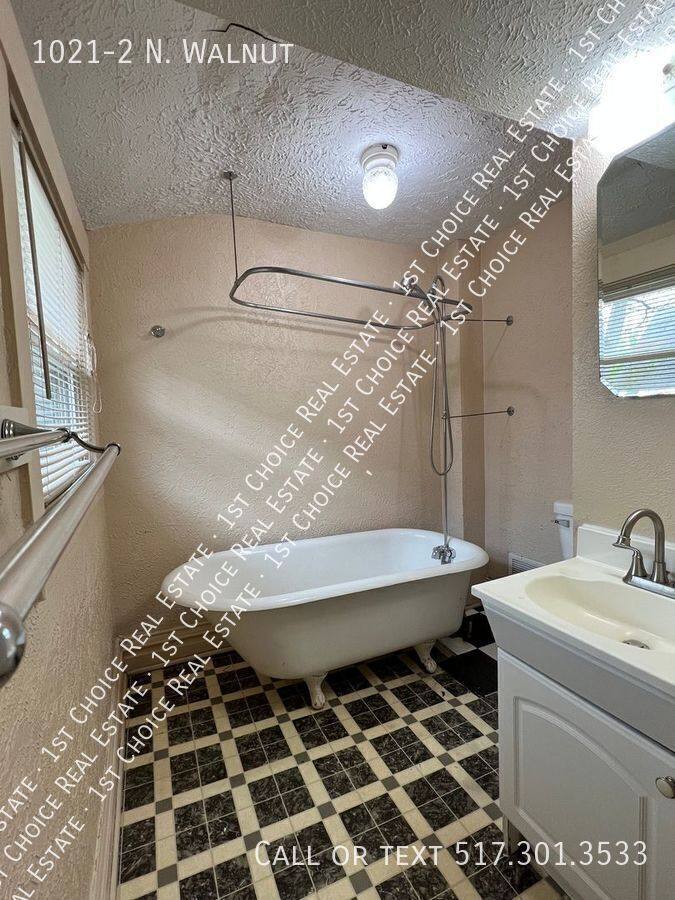 Apartment for rent at 1021-2 N Walnut, Lansing, MI 48906