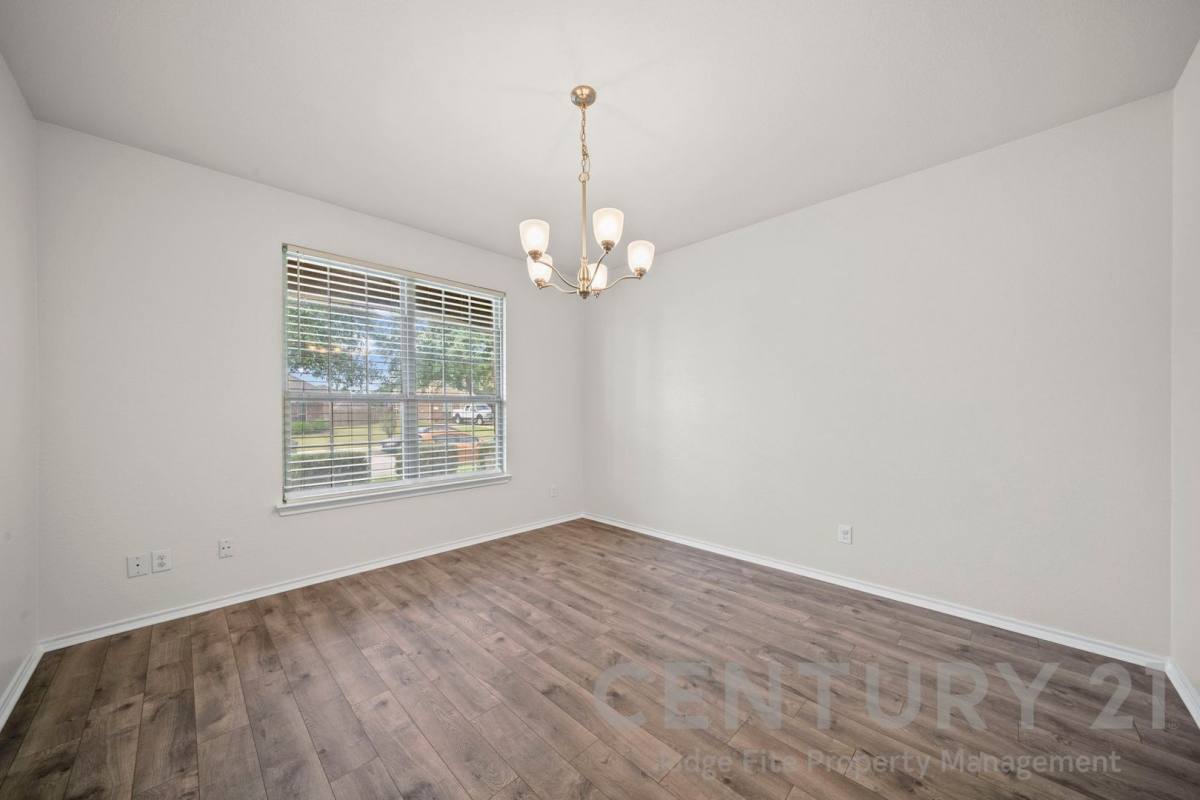 House for rent at 1205 Crest Ridge Dr, Red Oak, TX 75154