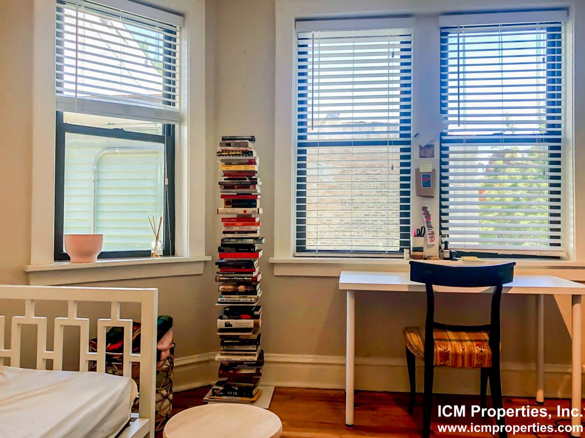 Apartment for rent at 2229 W Wilson Ave #2, Chicago, IL 60625