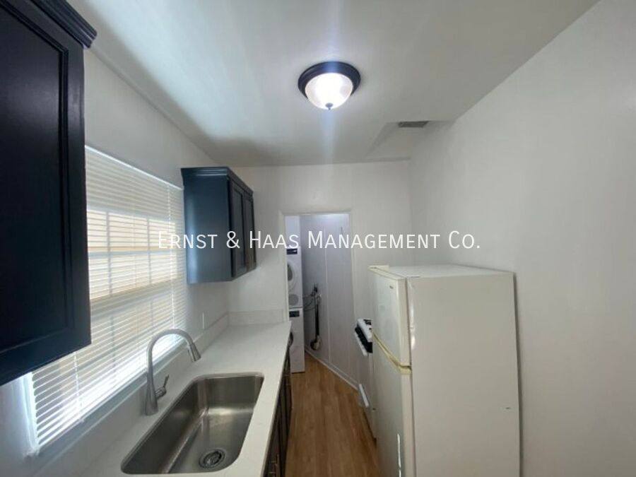 House for rent at 822 Belmont Ave, Long Beach, CA 90804