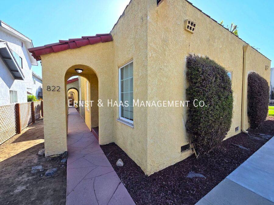 House for rent at 822 Belmont Ave, Long Beach, CA 90804