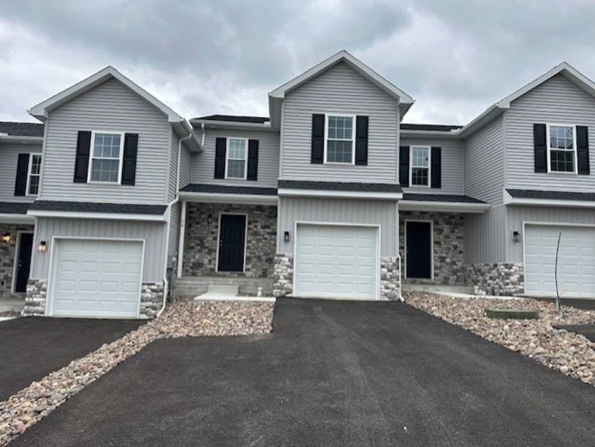 Townhouse for rent at 26 Sand St, Lebanon, PA 17042