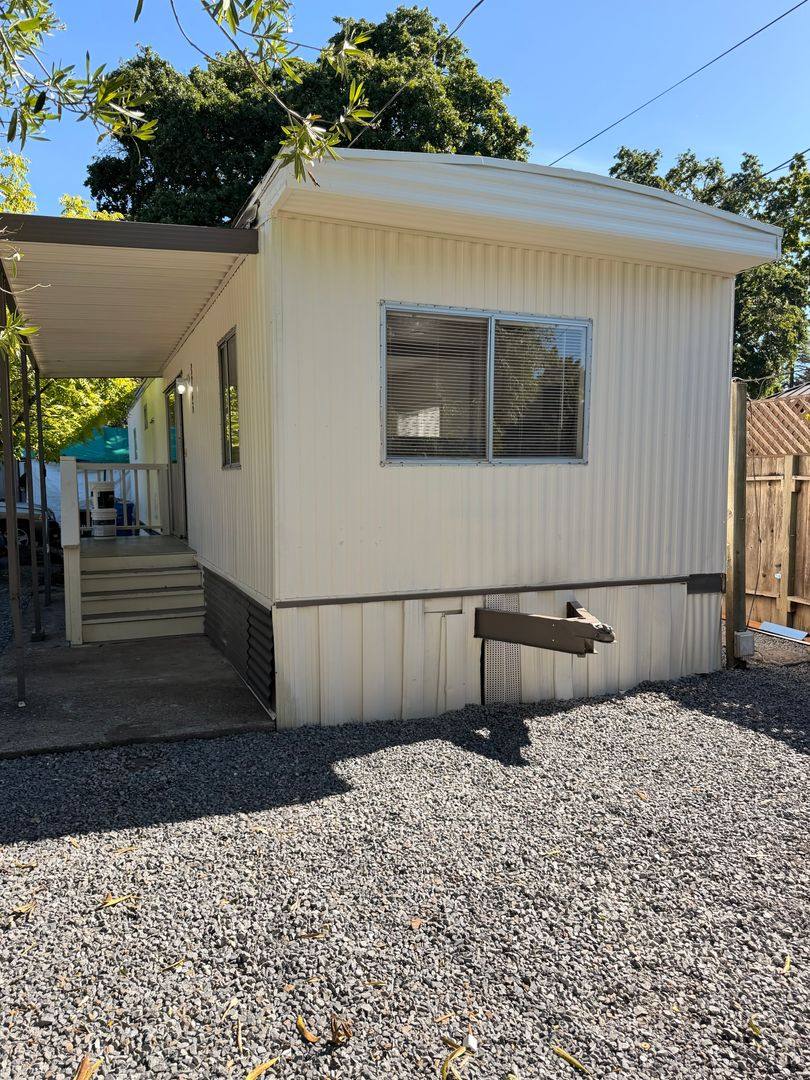 Apartment for rent at 8710 Franklin St, Windsor, CA 95492