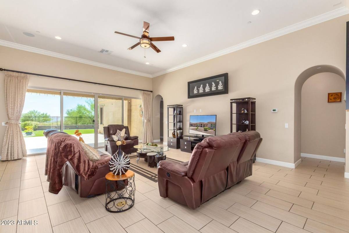 House for rent at 10924 N 136th Place, Scottsdale, AZ 85259