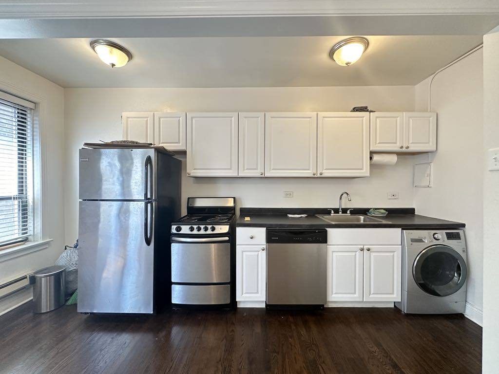 Apartment for rent at 3345 Marshfield #D604, Chicago, IL 60657