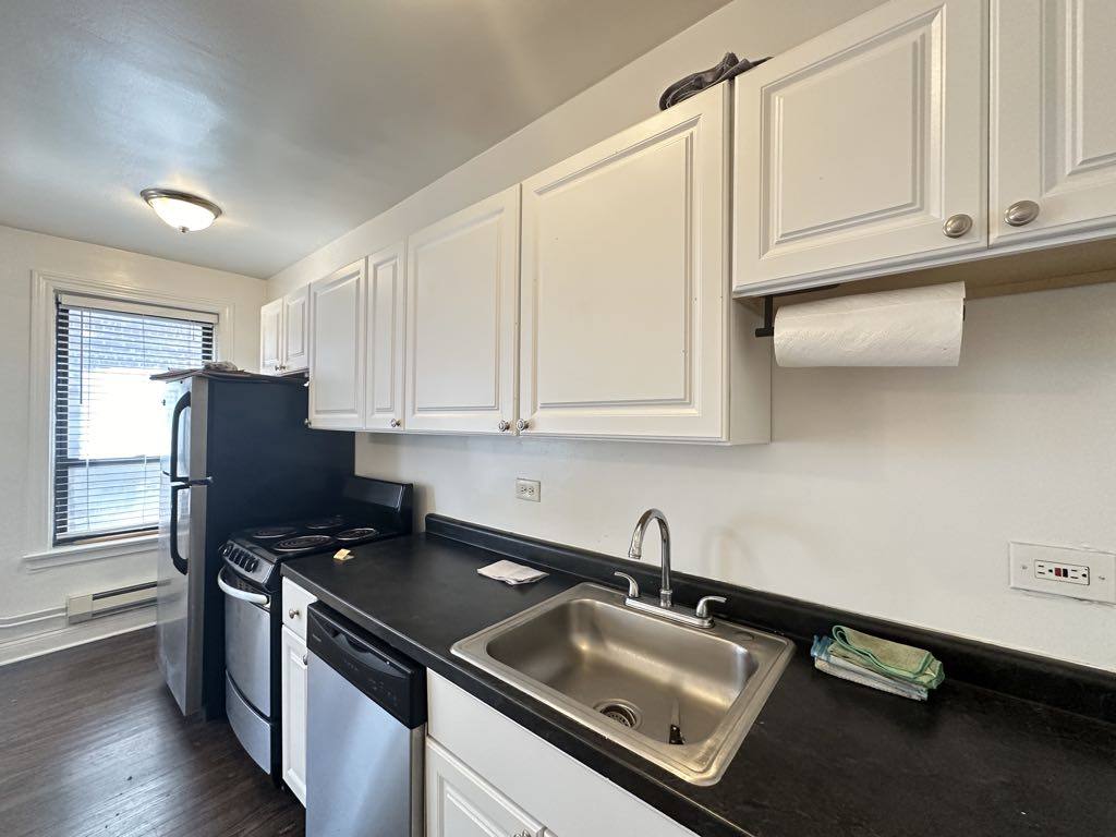 Apartment for rent at 3345 Marshfield #D604, Chicago, IL 60657