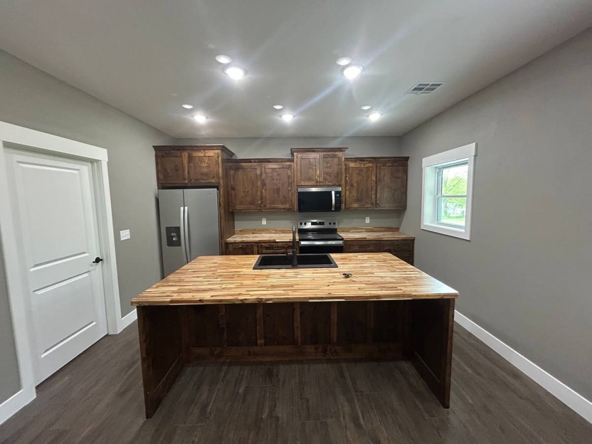 House for rent at 3398 Appleyard Rd, Wamego, KS 66547