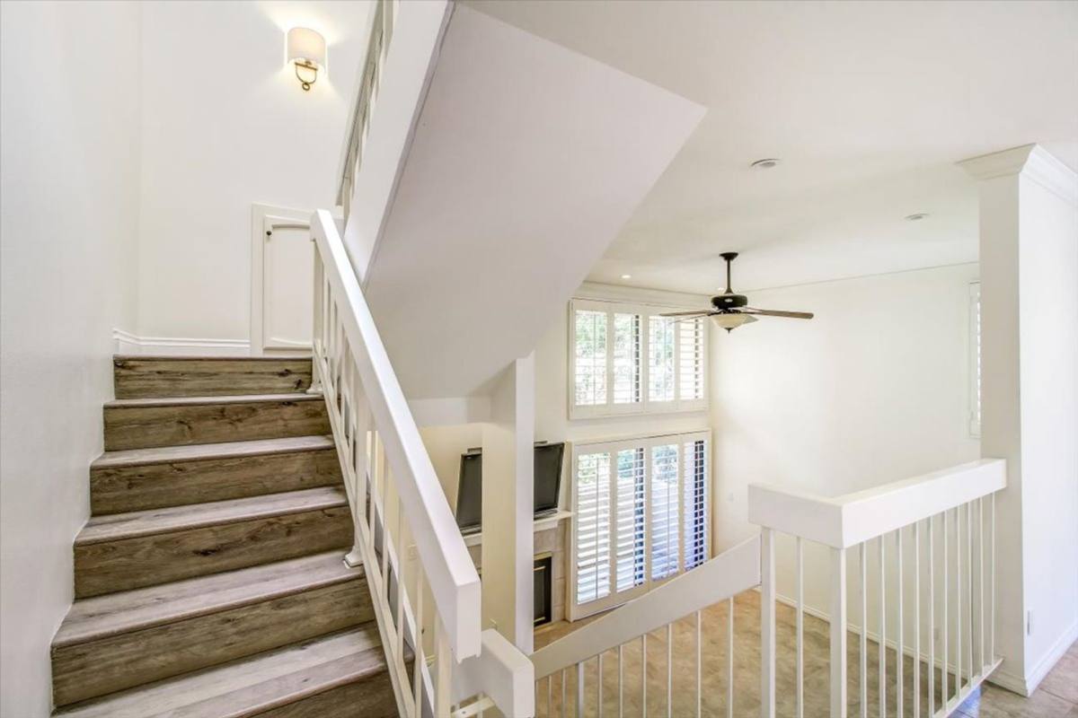 Townhouse for rent at 26315 W Bravo Lane, Calabasas, CA 91302