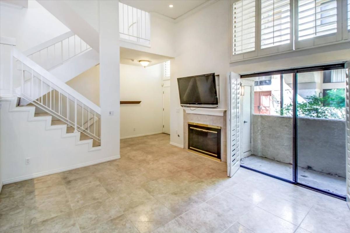 Townhouse for rent at 26315 W Bravo Lane, Calabasas, CA 91302