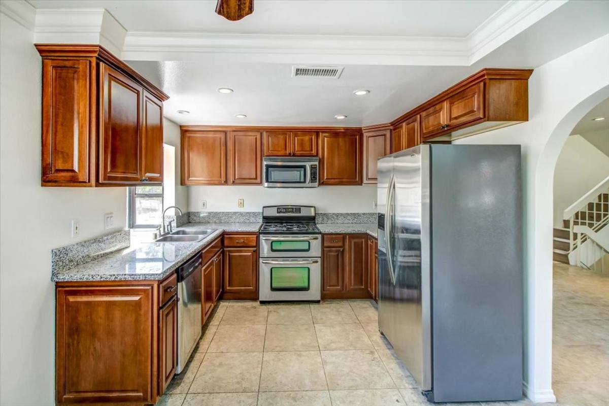 Townhouse for rent at 26315 W Bravo Lane, Calabasas, CA 91302