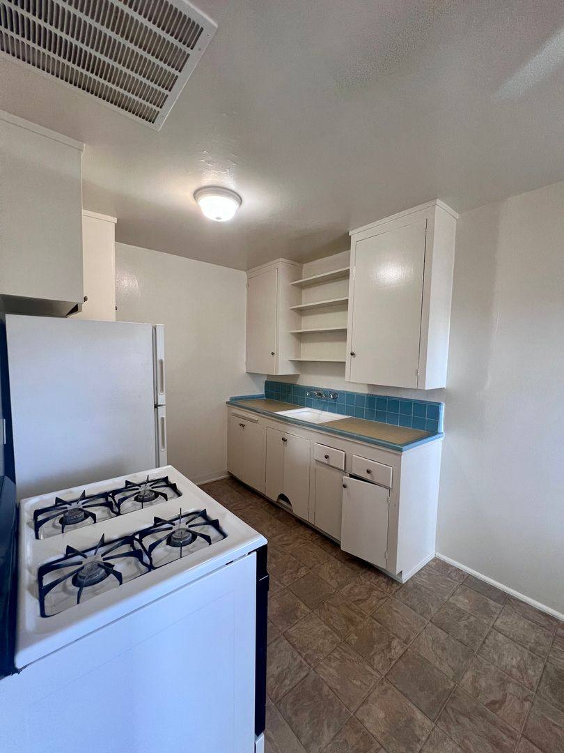 Apartment for rent at 5674 Mildred St #B, San Diego, CA 92110