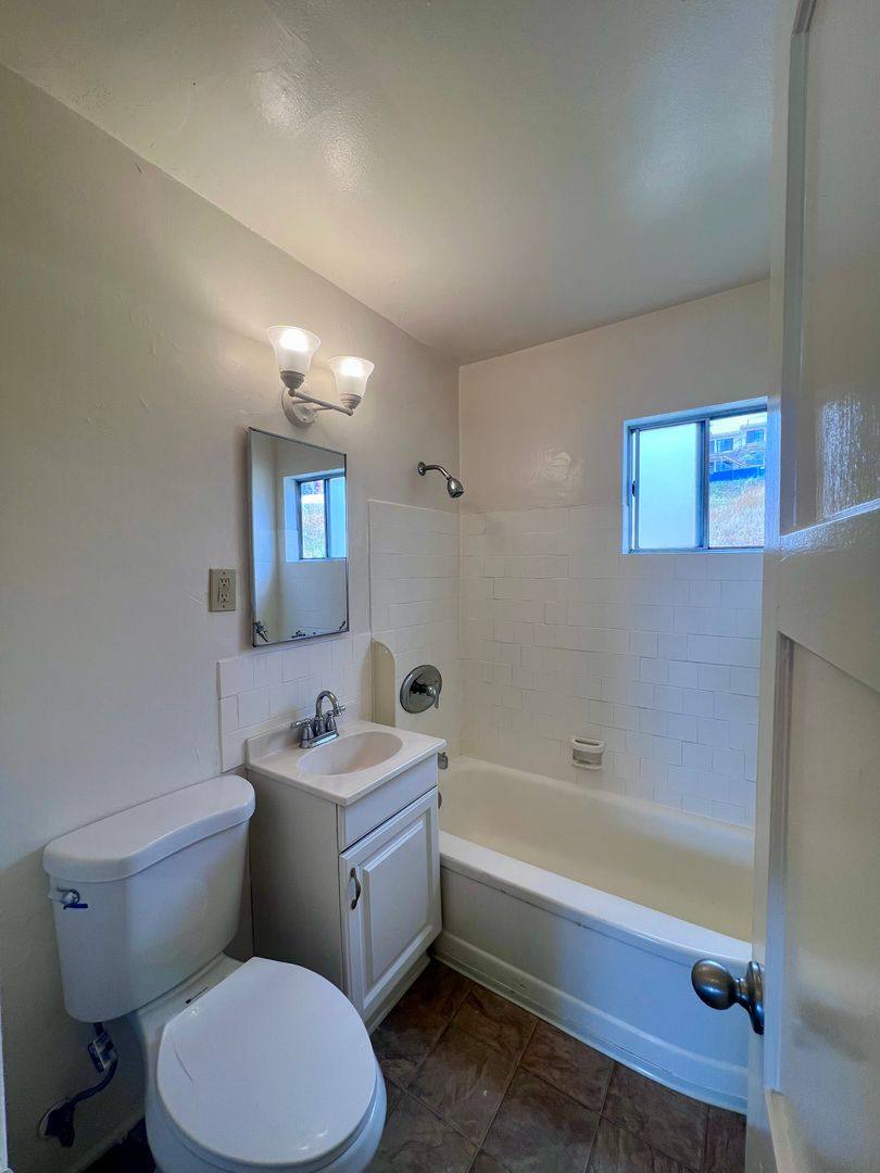 Apartment for rent at 5674 Mildred St #B, San Diego, CA 92110
