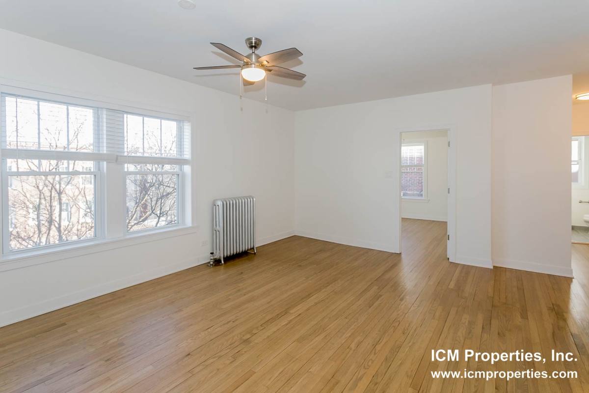 Apartment for rent at 2000 W Foster Ave #3, Chicago, IL 60640