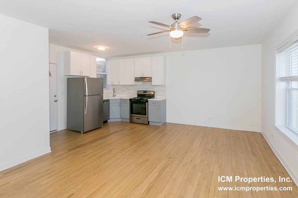Apartment for rent at 2000 W Foster Ave #3, Chicago, IL 60640