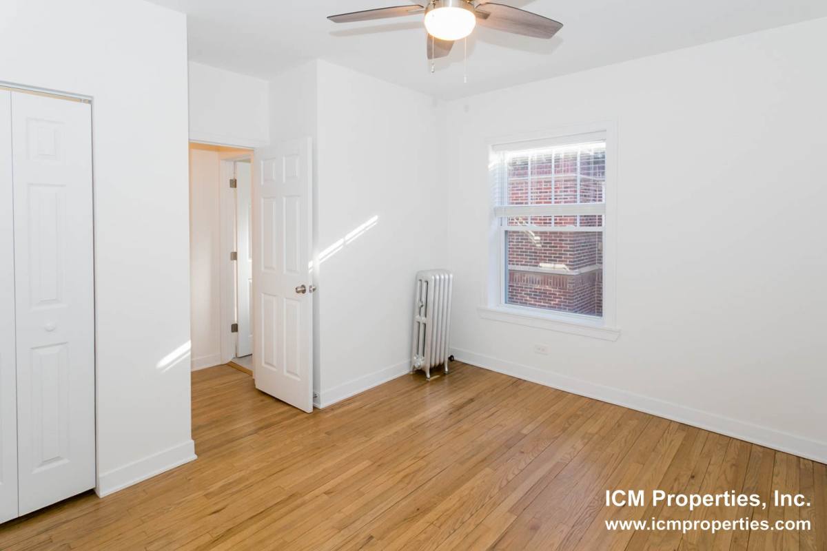 Apartment for rent at 2000 W Foster Ave #3, Chicago, IL 60640