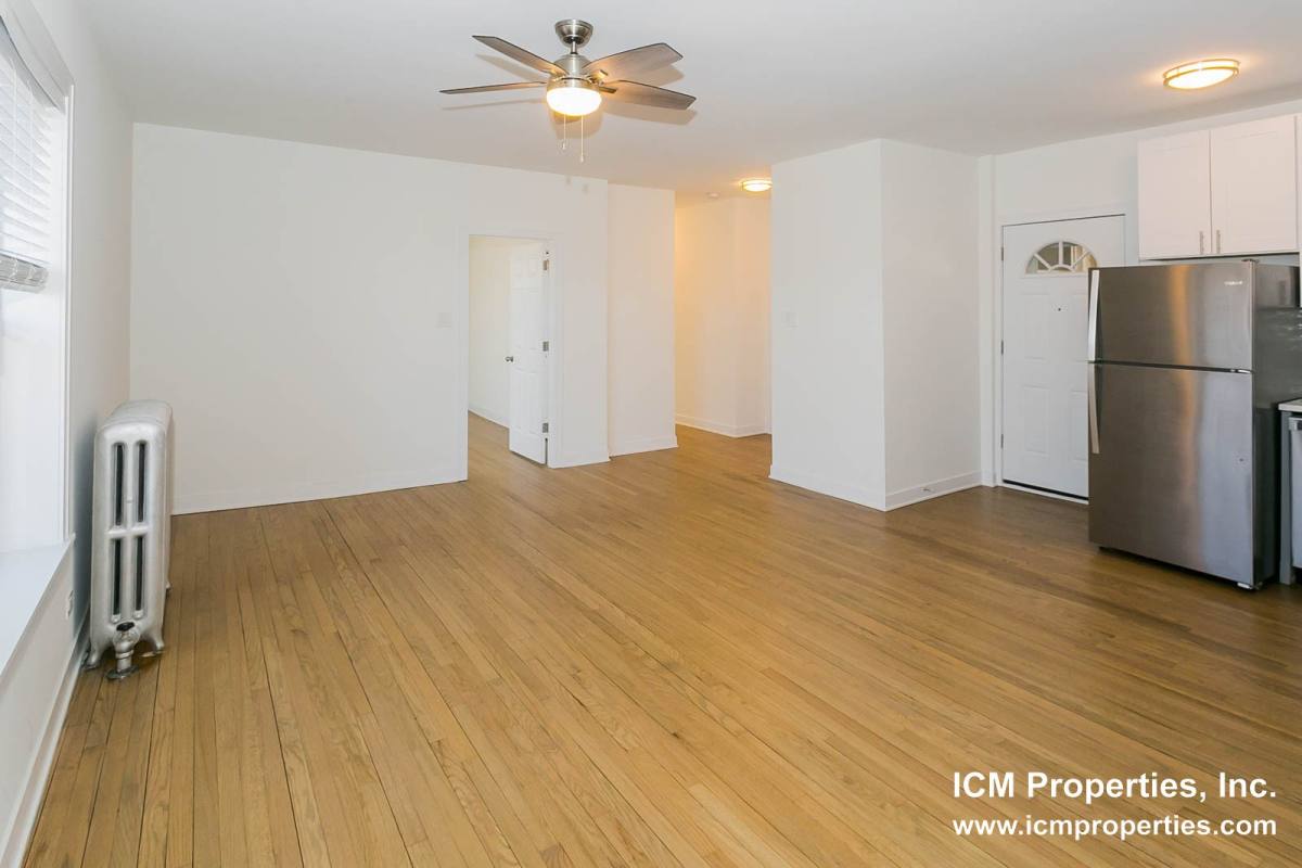 Apartment for rent at 2000 W Foster Ave #3, Chicago, IL 60640