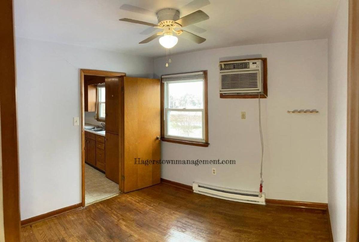 Apartment for rent at 807-811 Linwood, Hagerstown, MD 21740