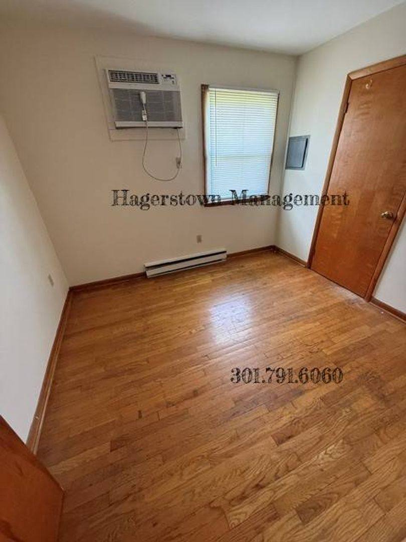 Apartment for rent at 807-811 Linwood, Hagerstown, MD 21740