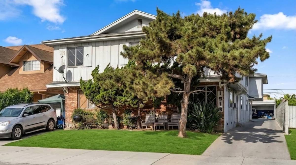 Apartment for rent at 1513 2nd Ave, Los Angeles, CA 90019
