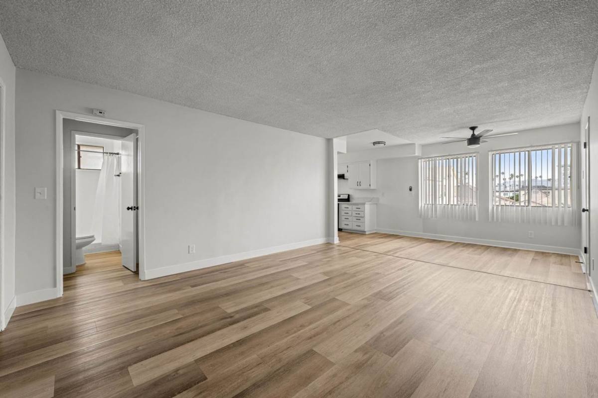 Apartment for rent at 1513 2nd Ave, Los Angeles, CA 90019