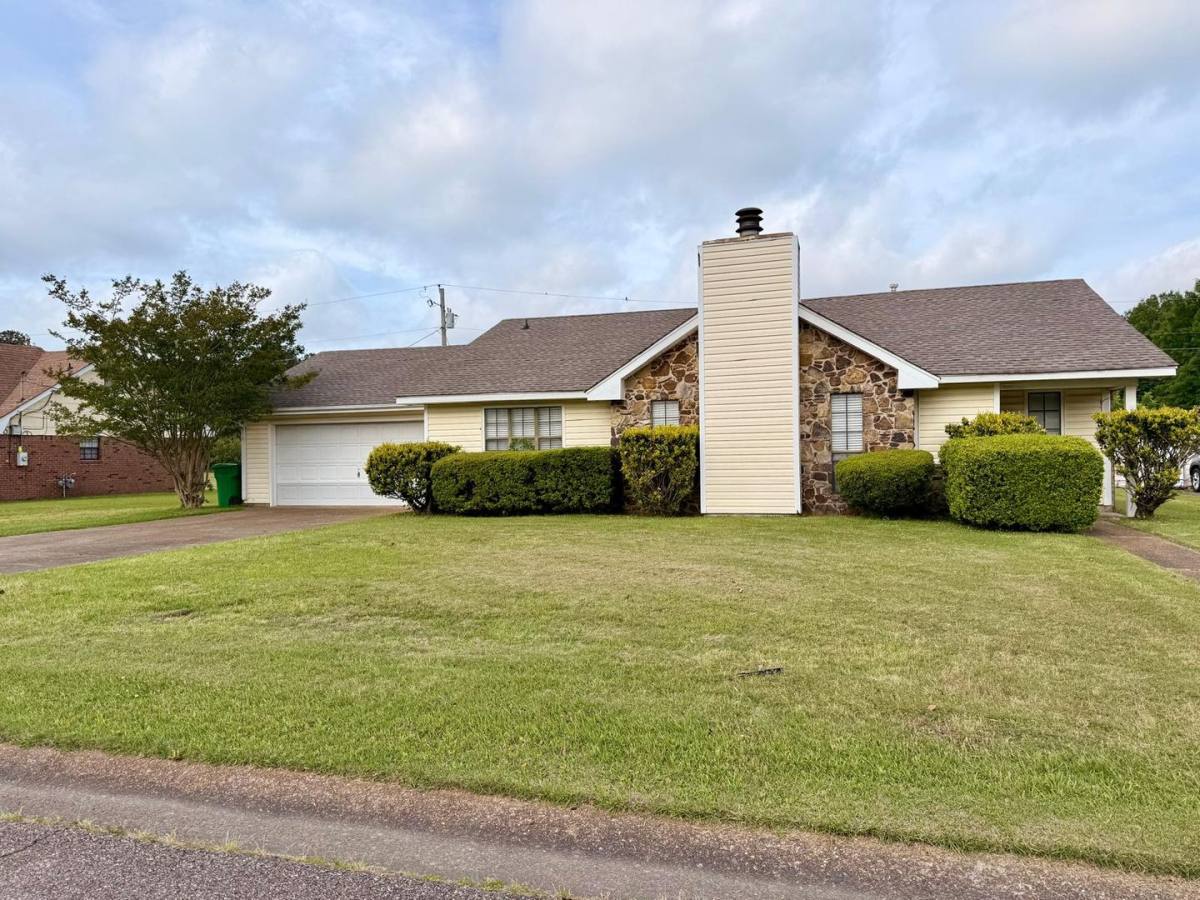 3305 N 5th St, Columbus, MS 39705