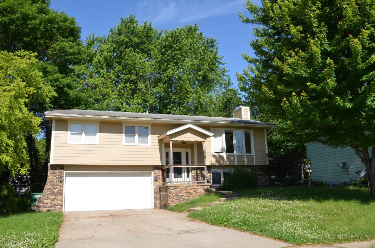 House for rent at 1116 39th St, West Des Moines, IA 50266