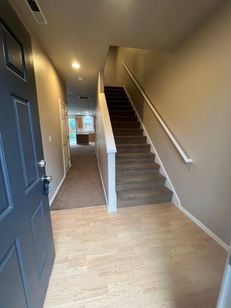 Townhouse for rent at 5883 SE 16th Lp, Gresham, OR 97080