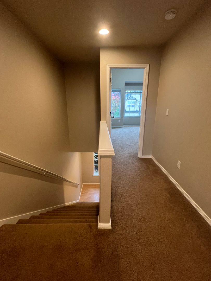 Townhouse for rent at 5883 SE 16th Lp, Gresham, OR 97080