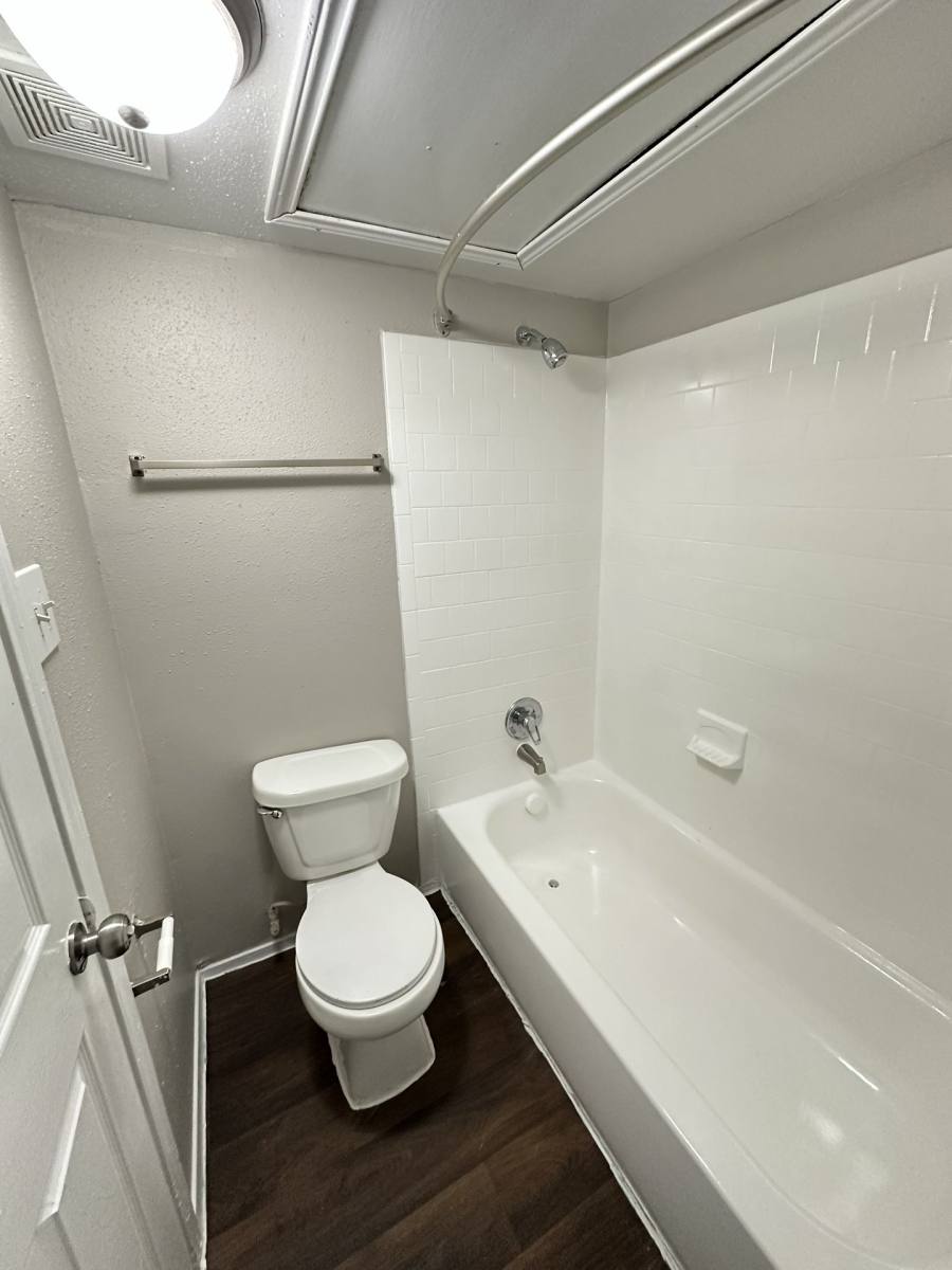 Apartment for rent at 1000 Greens Rd, Houston, TX 77060