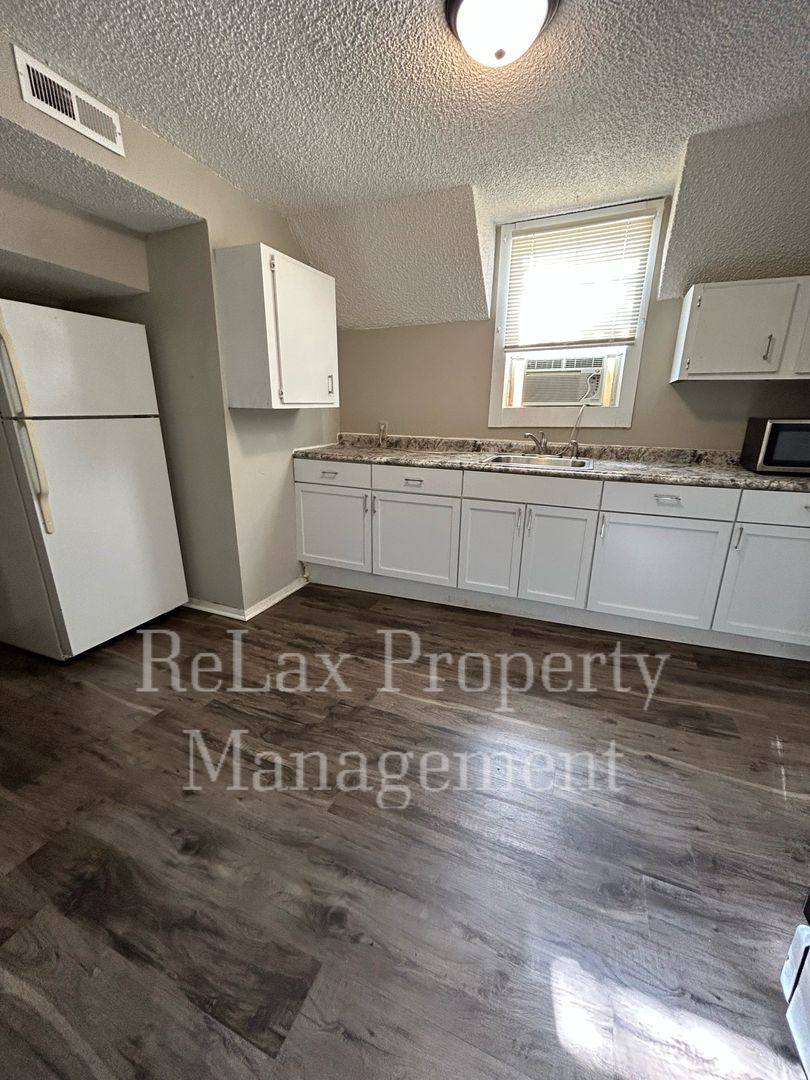 Apartment for rent at 207 Avon St, La Crosse, WI 54601