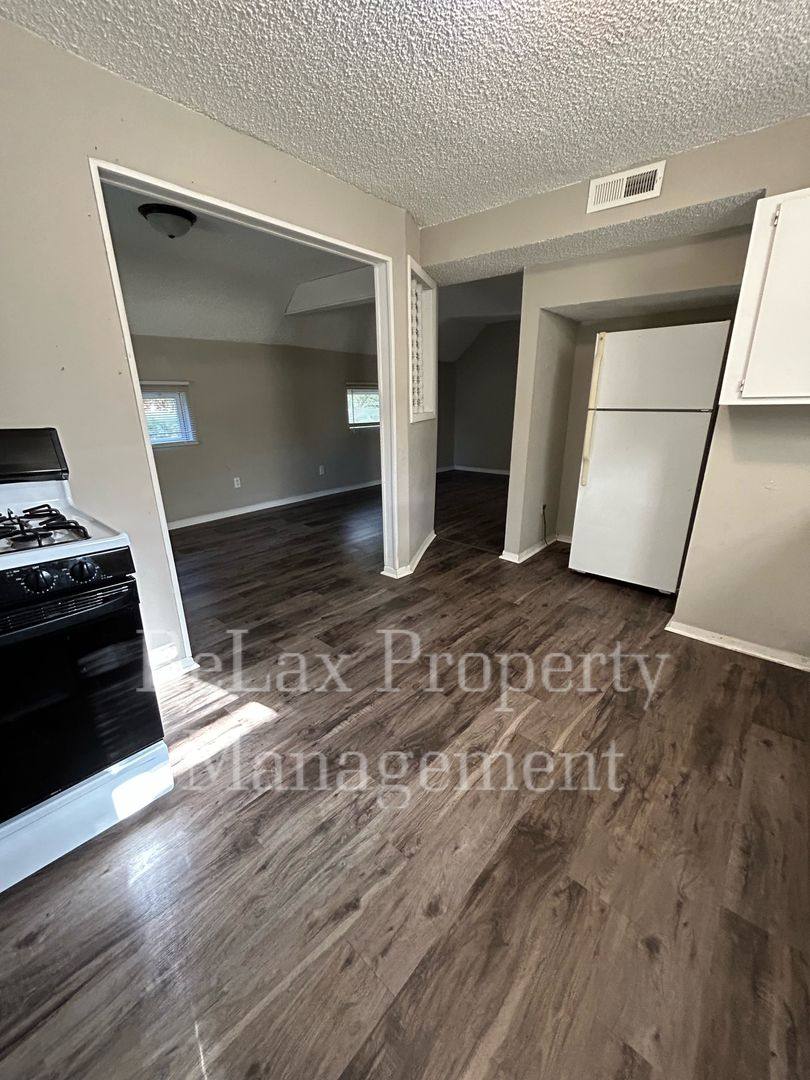 Apartment for rent at 207 Avon St, La Crosse, WI 54601