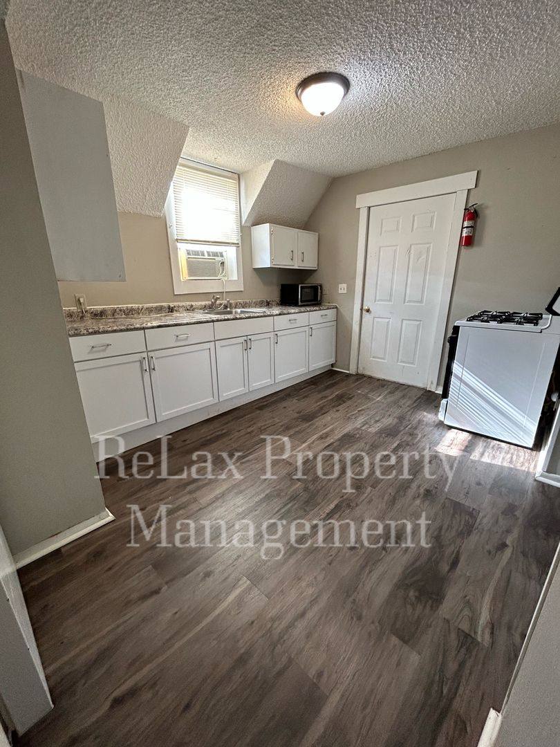 Apartment for rent at 207 Avon St, La Crosse, WI 54601