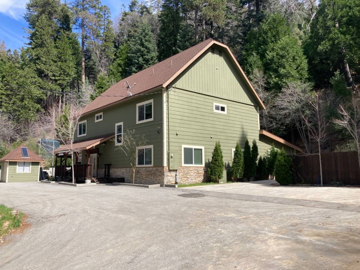 House for rent at 341 State Highway 173, Lake Arrowhead, CA 92352