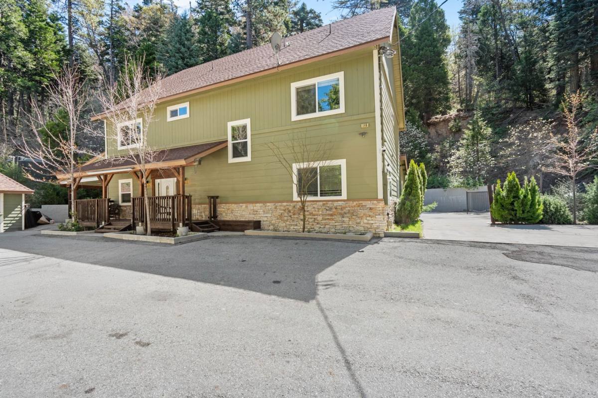 House for rent at 341 State Highway 173, Lake Arrowhead, CA 92352