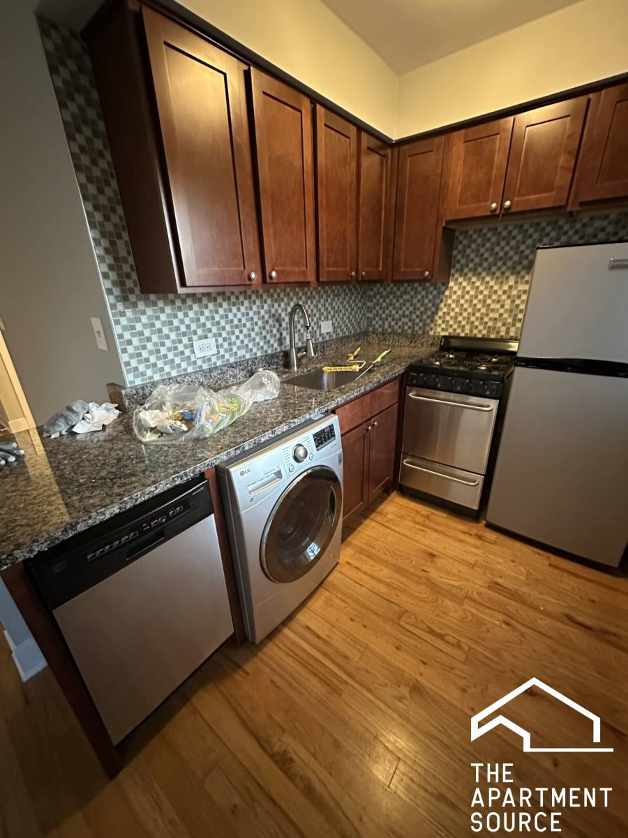 Apartment for rent at 696 Elm Place #207, Highland Park, IL 60035
