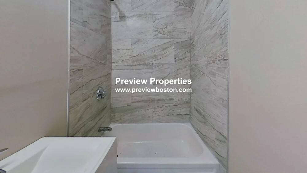 Apartment for rent at 121 George St #2P, Roxbury, MA 02119
